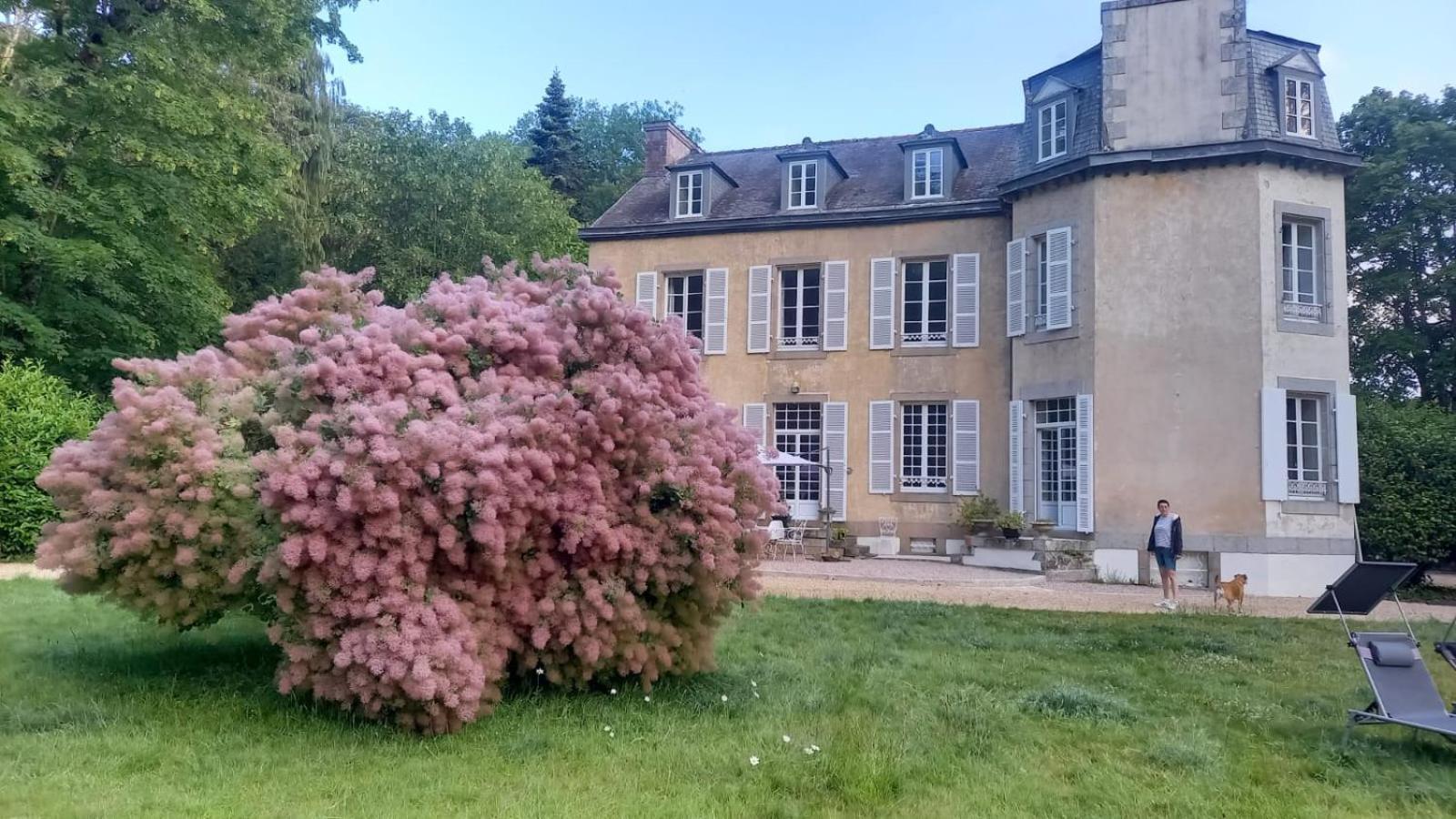 La Lande Hotel Pleyber-Christ Buitenkant foto